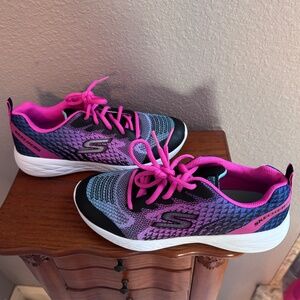 Skechers Go Run~Size 5 athletic shoes~excellent like new condition